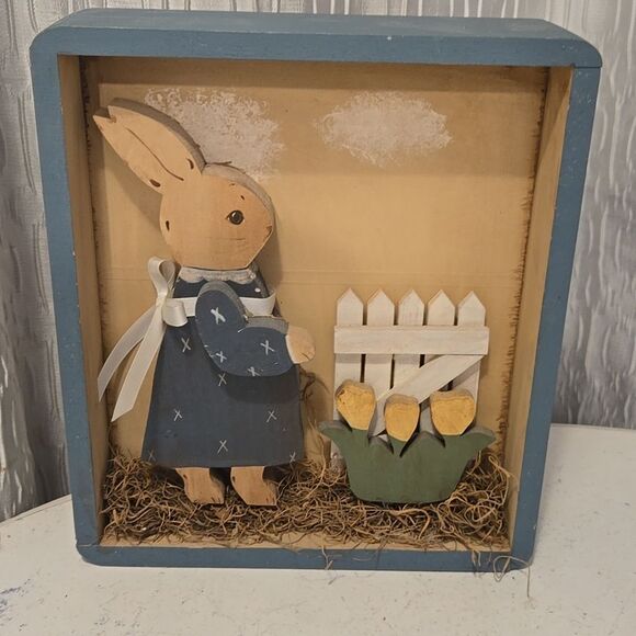 Vtg shadow box or diorama featuring an Easter or spring theme. - Picture 3 of 10